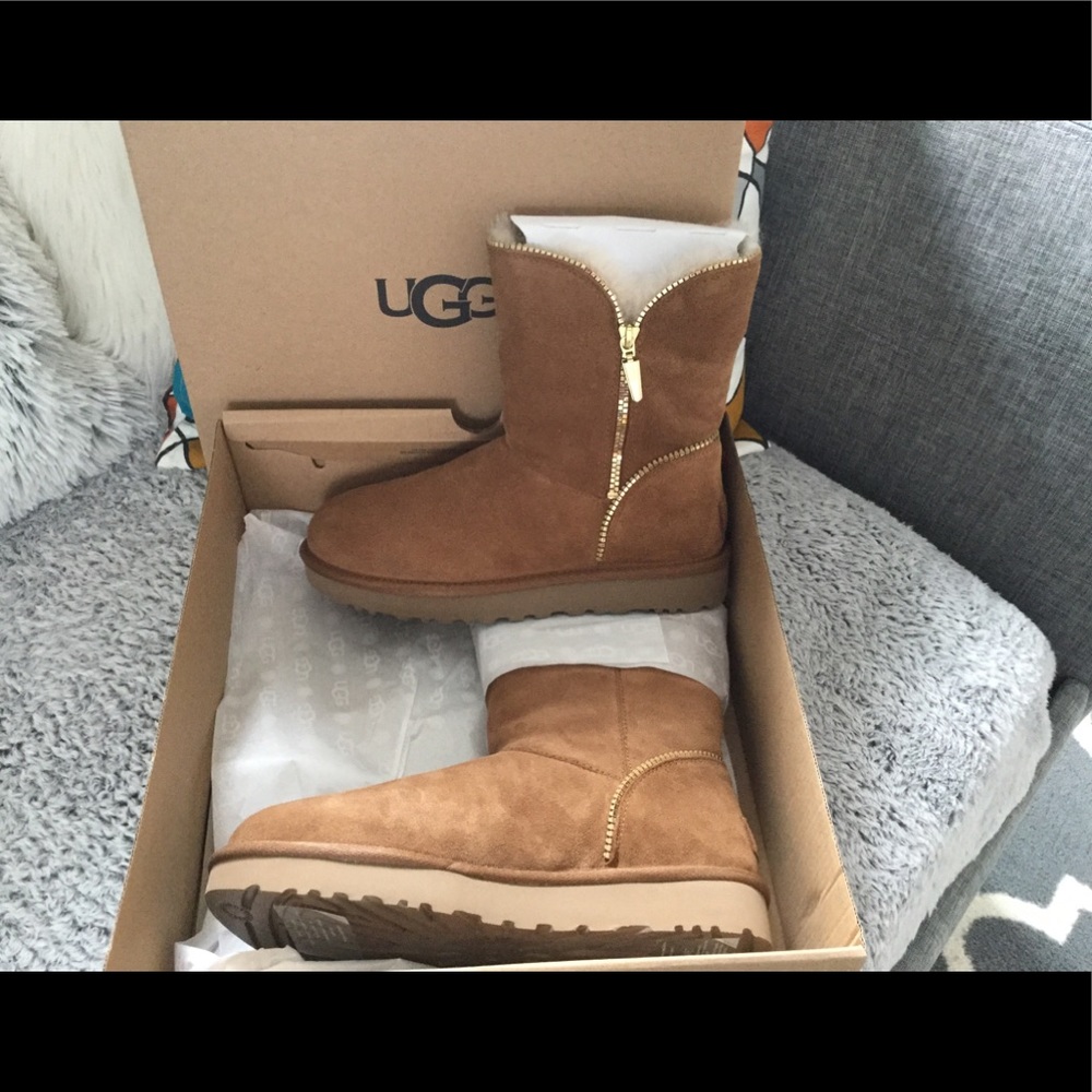 Florence Genuine Shearling Lined Boot